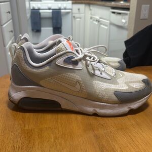 Nike Air Max 200 SE - Men’s Size 13 - Lightly Worn
